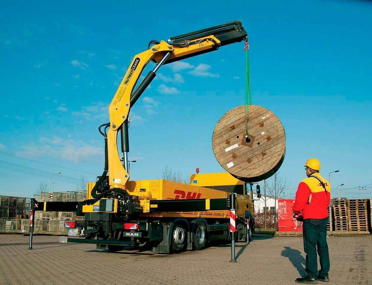 Перевозка кабеля манипулятором