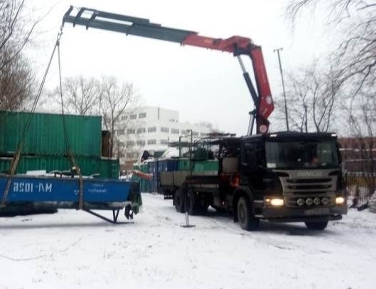 фото перевозка лодки манипулятором
